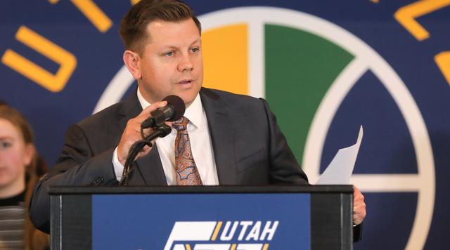 爱游戏在线登录阿斯顿维拉窗口期调整名单，志在NBA常规赛名次提升，更衣室稳定，身体对抗强度拉满的简单介绍